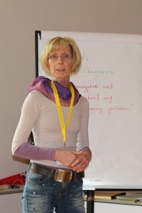 Kinaesthetics-Verein Deutschland e.V. - Bildungstag -Workshop „Bewegungswerkstatt mit pflegebedürftigen Menschen“ mit Anja Boysen und Birgit Prasse