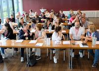 Kinaesthetics Verein Deutschland - Diskutieren beim Bildungstag des Kinaesthetics Vereins in Essen