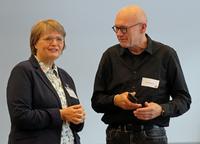 Kinaesthetics Verein Deutschland - Steuerberaterin Silke Metzger im Gespräch mit Beisitzer Peter Webert